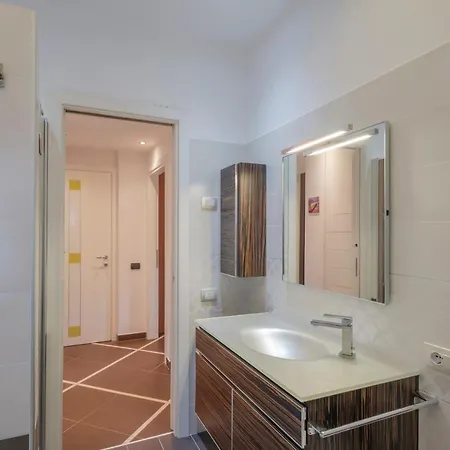 Aura - 2 Bedrooms