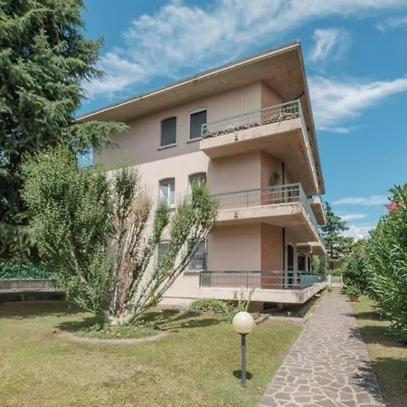 Aura - 2 Bedrooms *